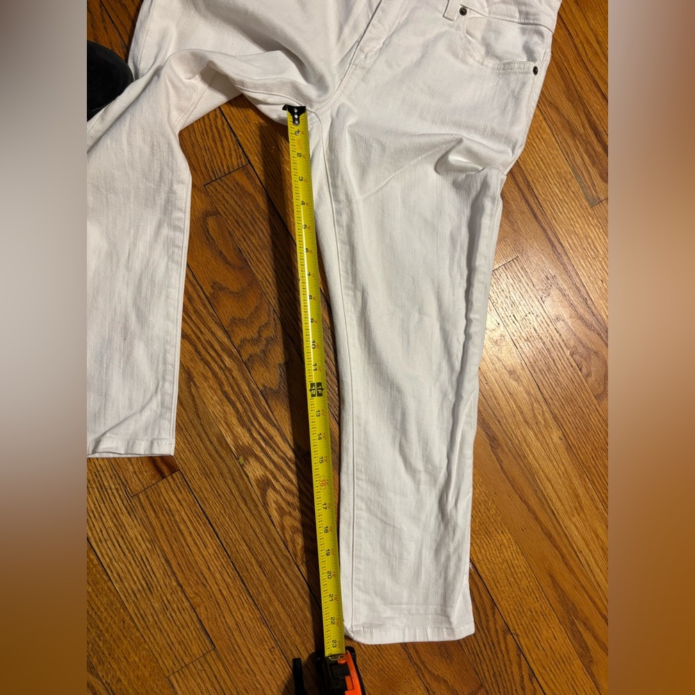 Michael Kors Women’s Slim White Jeans - Picture 6 of 7